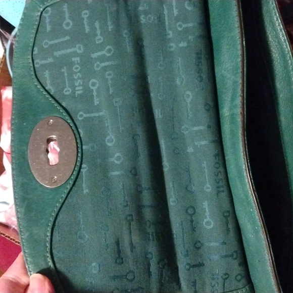 VINTAGE FOSSIL LEATHER PURSE GREEN - Picture 13 of 17